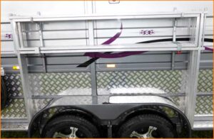 Light Weight Double Folding Aluminium Horse Yards, Fences & Brackets
