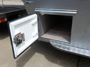 FRONT STORAGE AREA GOOSENECK FOR BBQ