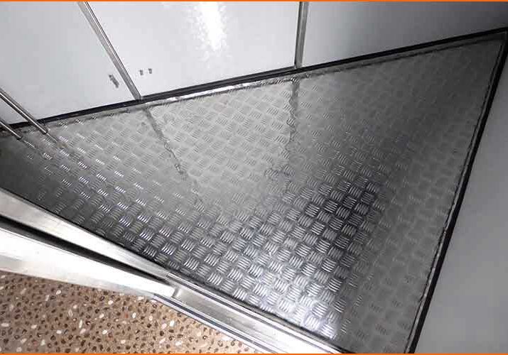 61 1 Inbuilt Separate Shower Room